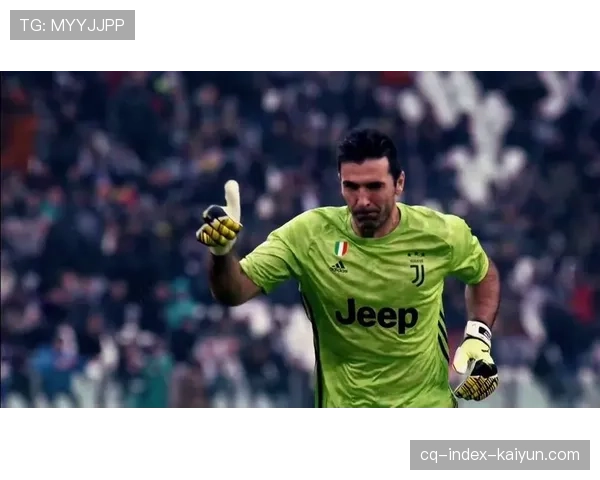 前尤文图斯、意大利国家队门将布冯现身训练基地探班